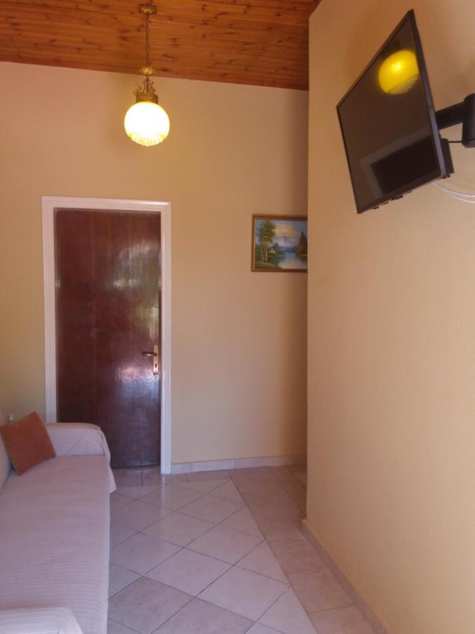 Theos Apartments Agios Stefanos Avliotes  Exterior foto